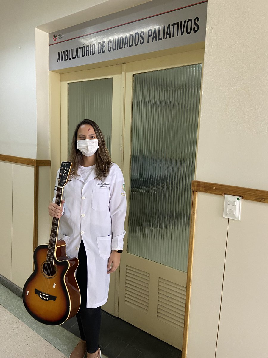 natdrabovski's tweet photo. Today one of my dreams came true!
I had the beautiful opportunity to play my guitar in a hospital for palliative care patients and make their day a little better with music 💕
We singed music’s of hope and others chosen by them.
My heart is fulfilled 🙌🏼
#singingdoctor 🥰 https://t.co/YpGRfXf8BH