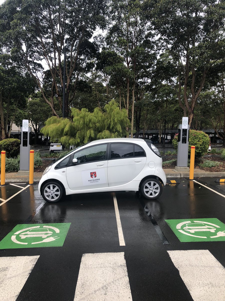alexJayRyan's tweet photo. Quite the talent taking up two spaces with such a tiny car. #badpark #terribledriver https://t.co/lWsiMrhWr5