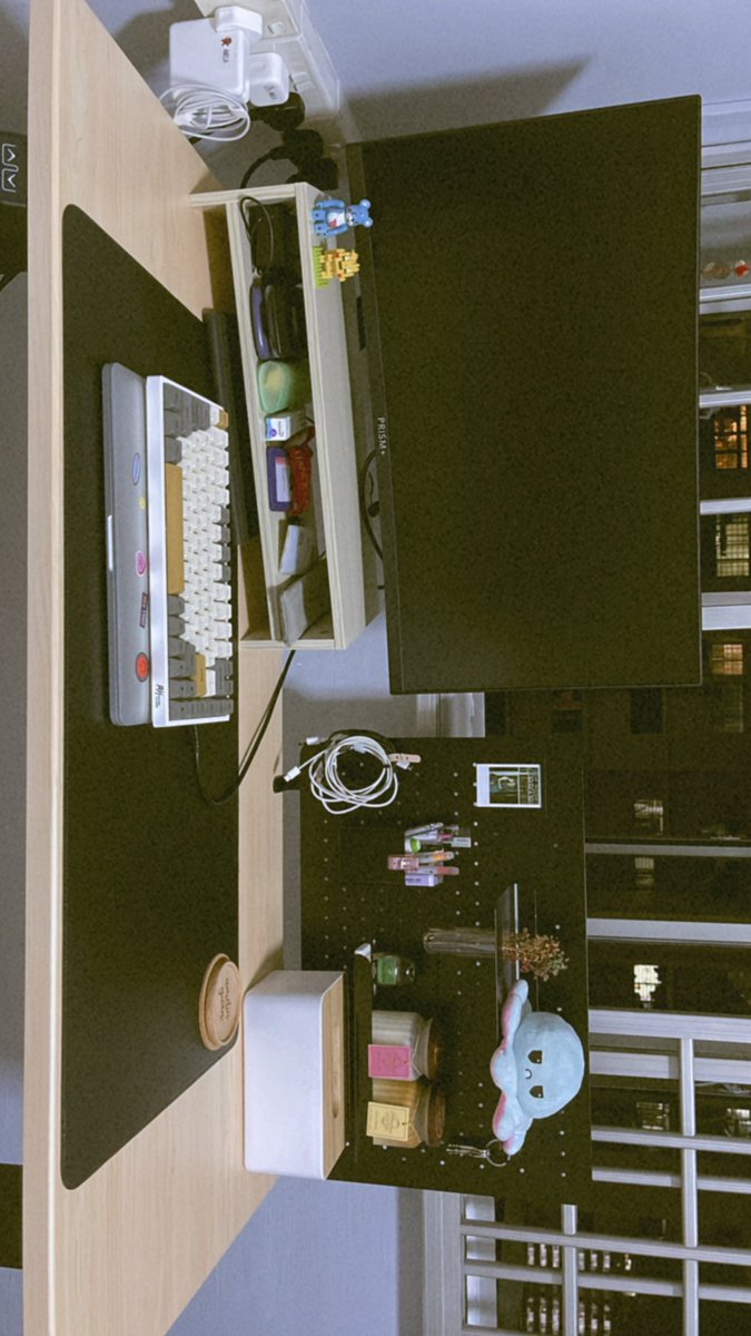 ameliagkme's tweet photo. #EverDeskPlus https://t.co/jDJjKA8FoY