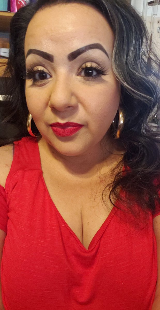 Redngoldqueen49's tweet photo. Happy Thanksgiving  Fam!! https://t.co/4oQxcHsEoN