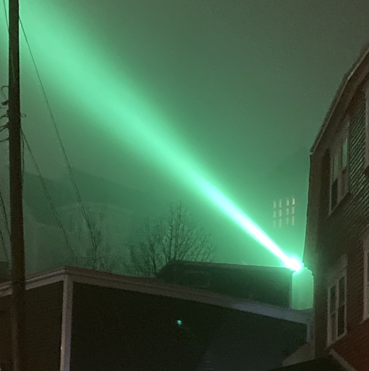 gowermaven's tweet photo. It's a foggy night in old St. John's and the harbour light is magnificent. https://t.co/z3mf1HuBkw