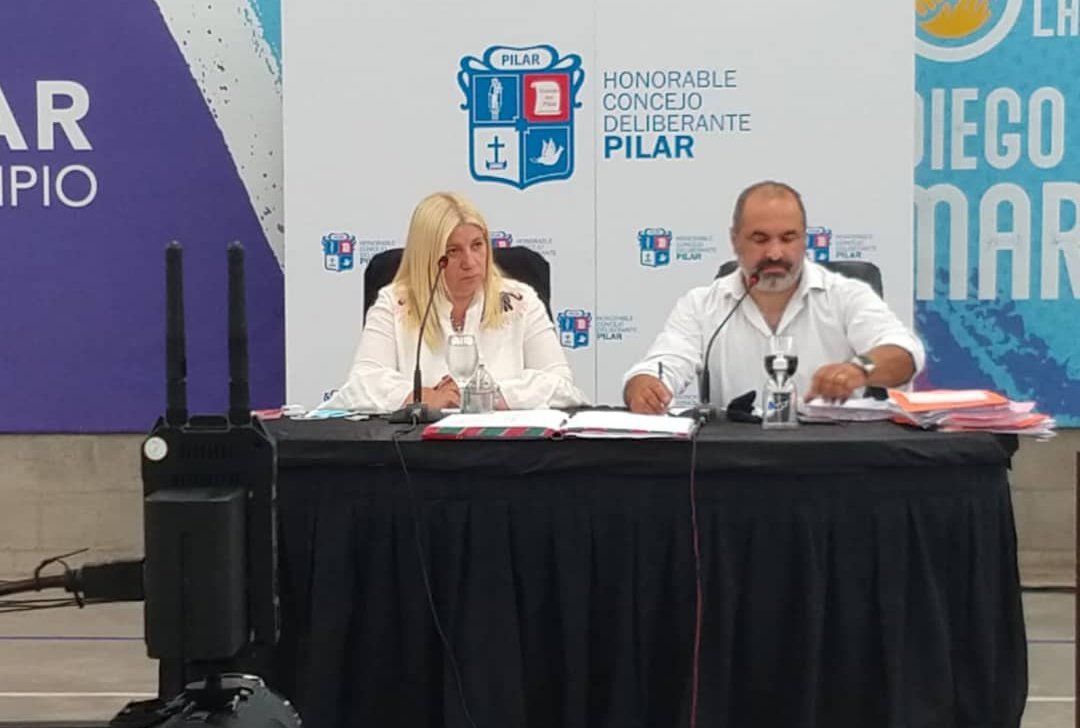 Pilarhcd's tweet photo. 📅 25/11/21
📍Club Municipal Diego Armando Maradona
📎Décima Octava Sesión Ordinaria https://t.co/o3ds9icnbt