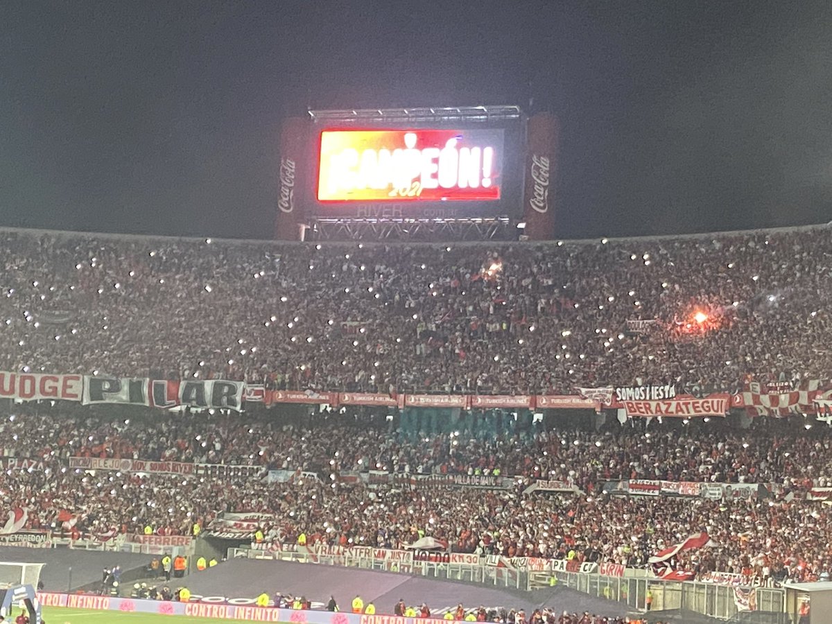 SEBAPIACENTINI's tweet photo. Gracias @RiverPlate de mi vida por otra Alegría más #Campeones https://t.co/jmXgyOzq4n