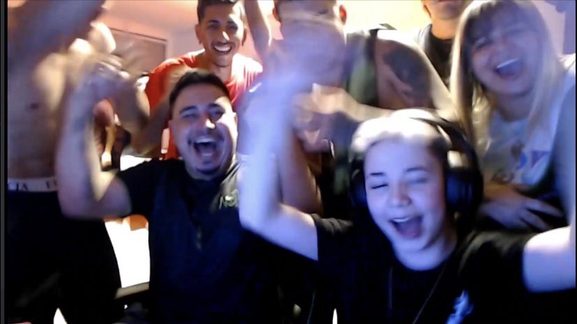 guusjaguar's tweet photo. Só deus sabe o quanto que eu pedi para os meninos ganharem esses esses títulos, ver eles felizes me deixa com o coração tão confortável. sério eu amo demais esses garotos 💚😭😭

NOISE É TRI https://t.co/QAi7v8DPl4