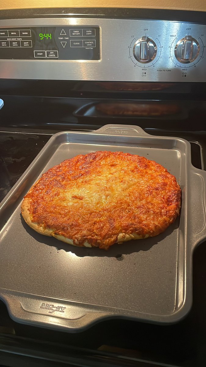 roy_hardee's tweet photo. @stoolpresidente having @onebite for thanksgiving snack! https://t.co/3ZE7GhfaCh