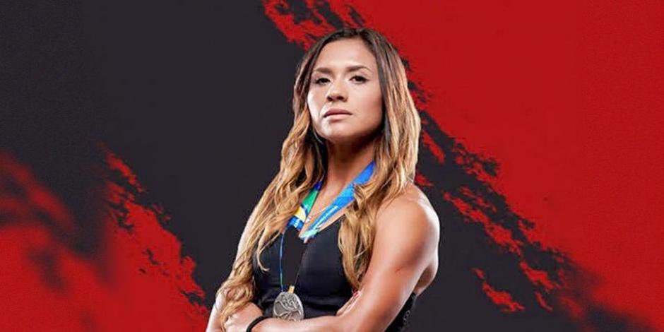 ElenaBewitched's tweet photo. Mis poderosisimos campeones rojos @Ariscazares y @paraujo5 viendo a mi reina roja @ZudikeyR juntos y además probablemente tengamos relevo #ThunderKey hoy. ¡Diosito gracias por querer tanto a los rojos!#BienvenidaColosal ROADRUNNER IS BACK #ZudyLeyenda https://t.co/LfWznyxtsk