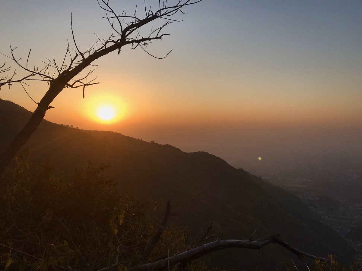 CTurnerFCDO's tweet photo. Sunrise over the Margallas #FridayMorningWalk #BeautifulPK https://t.co/cEcQW3FD1d