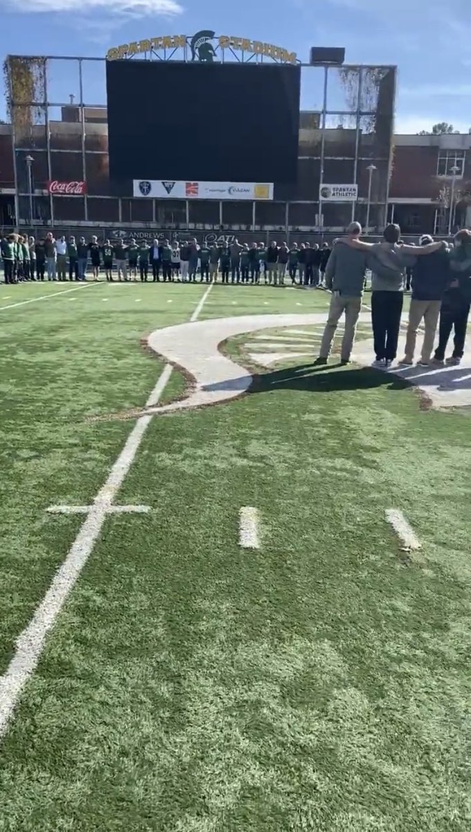 HinesWilder's tweet photo. Thankful to be practicing on thanksgiving @MtnBrookFTBL @RecruitMtnBrook Come out to the semifinals tomorrow!! https://t.co/dwGjUGIrI8