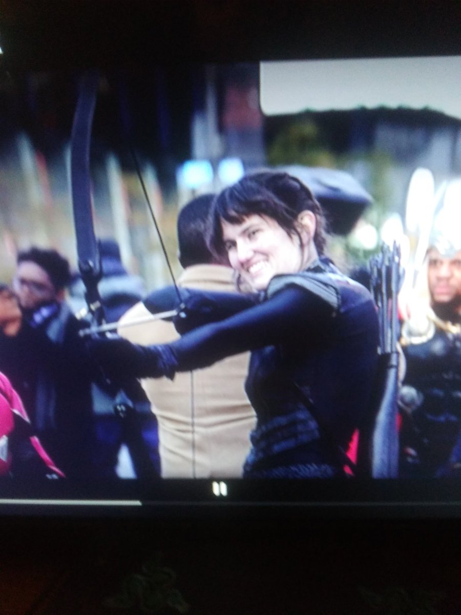 andrewsstuff2's tweet image. Hawkeye meets Hawkeye inside of Hawkeye