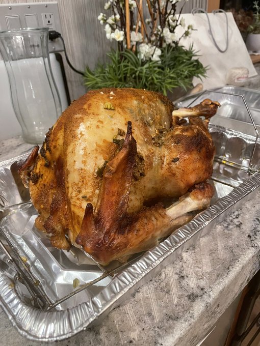 Turkey came out perfect!! https://t.co/v4EBCNI7X4