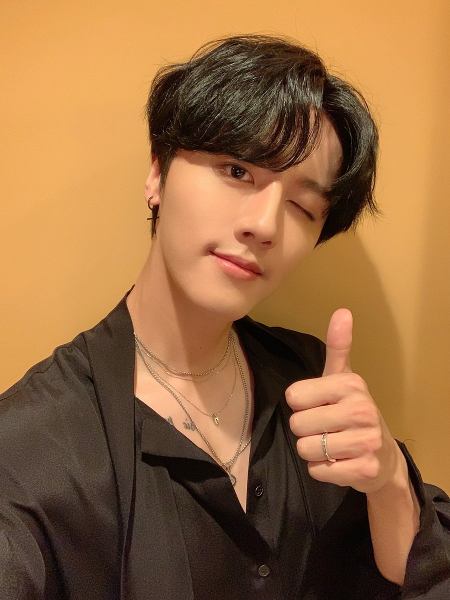 hourly youngbin 🍀 tweet media