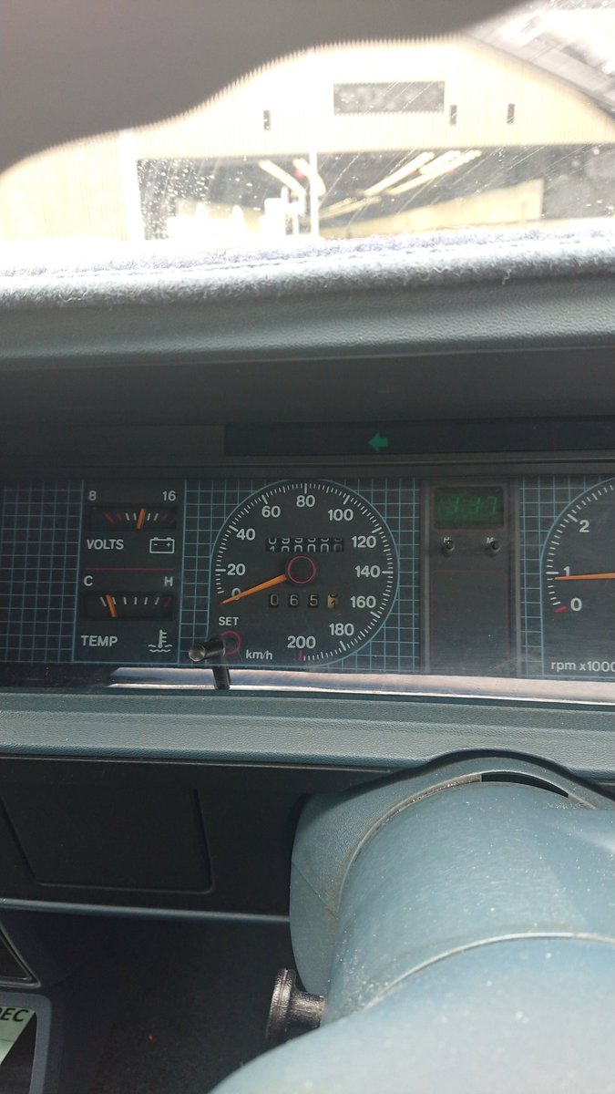 ColdHeart_Prj's tweet photo. Big day for the old girl 34years 100000kms #vlberlina #vlcommodore #vl https://t.co/mN6Gw4SDu0