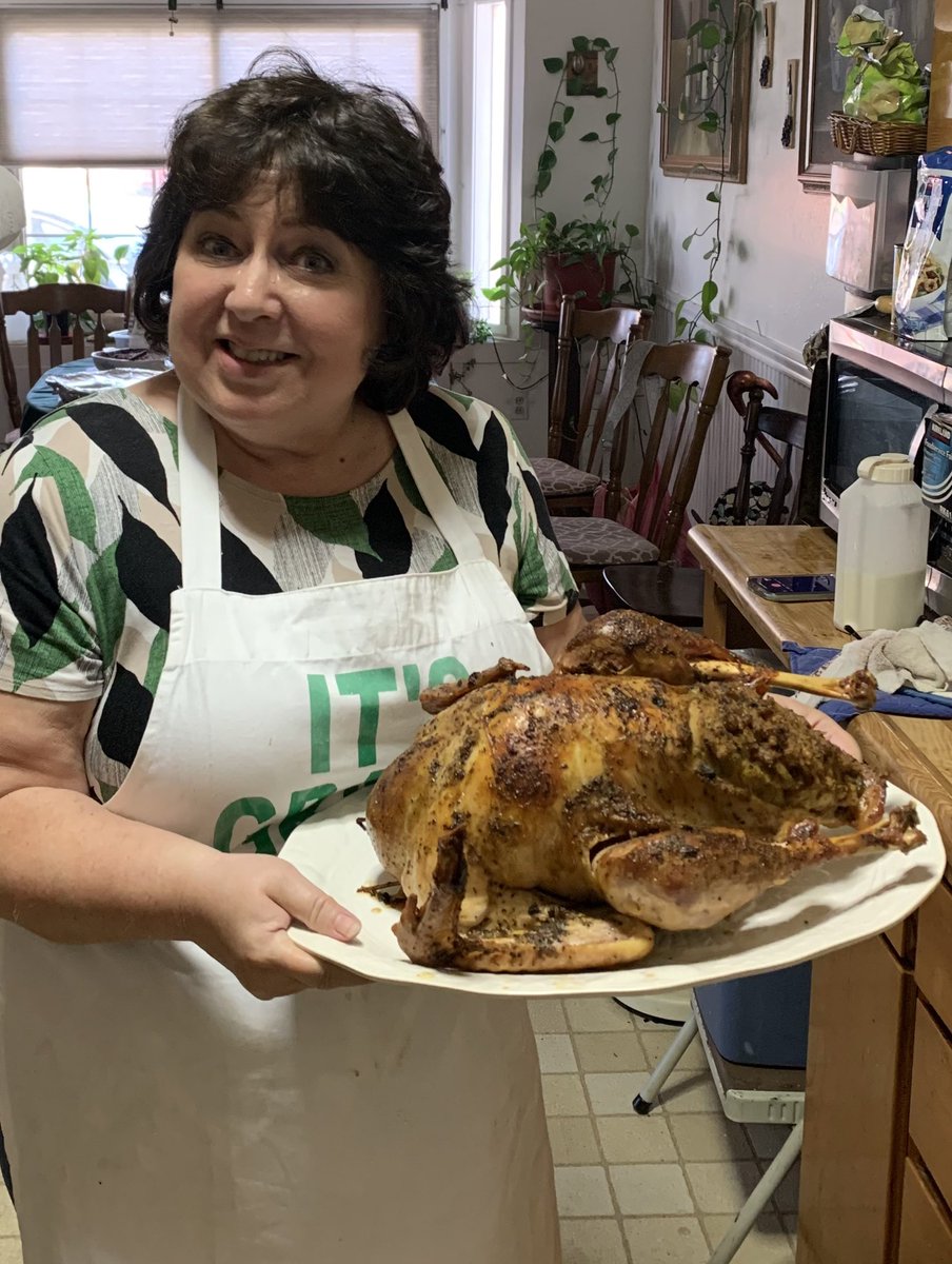 CelebChefEva's tweet photo. 🍁🍗 Happy Thanksgiving 🦃😘
#celebritychefeva #italianpride #italiansinla #calitalians #westcoastitalians #centanni #navychef #navyvet #navyveteran #italianamerican #culinarycomedy #buonappetito #foodandfunny #cookingshow #evaandjoey #theitaliansofcomedy #thanksgivingdinner https://t.co/txSImMyUJL