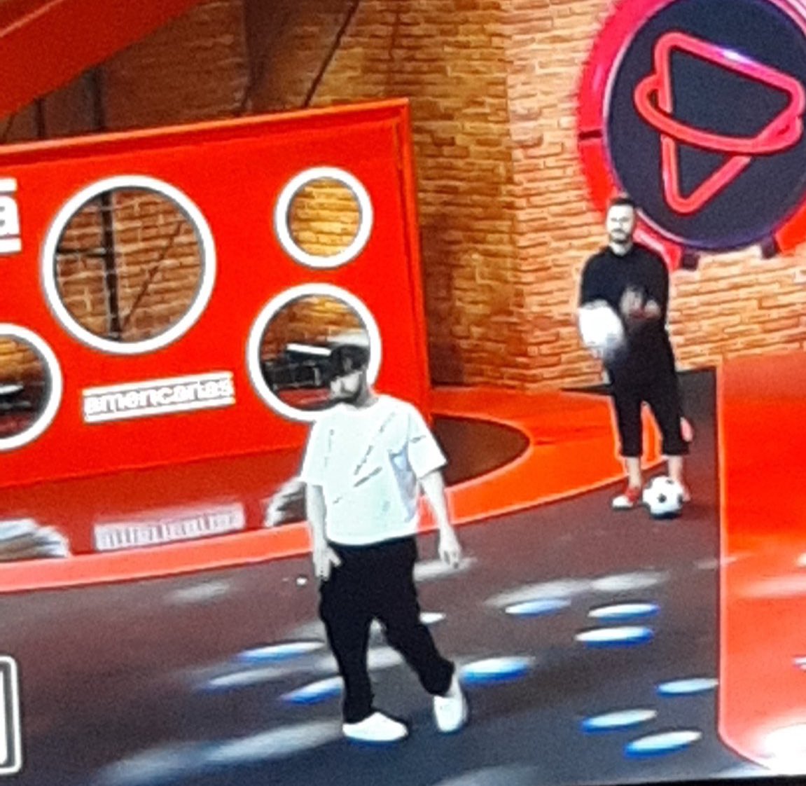 t3ddyoutcontext's tweet photo. t3ddy com as perna torta https://t.co/XA1vYLZF5U