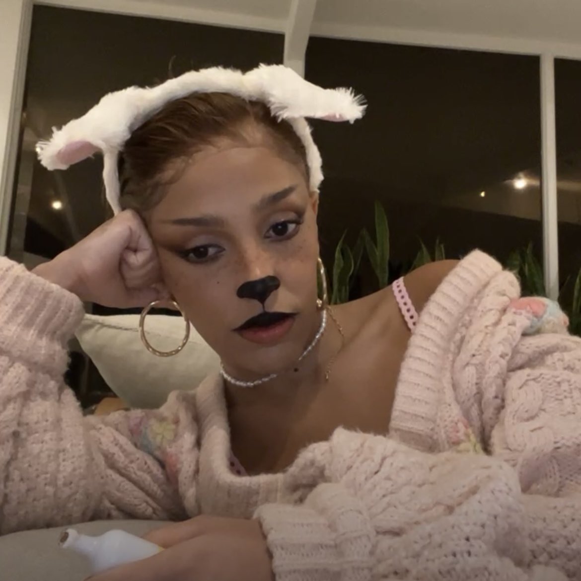 DojaNews's tweet photo. .@DojaCat is now live on IG as a cat 🐱 https://t.co/TSu47g8aUy