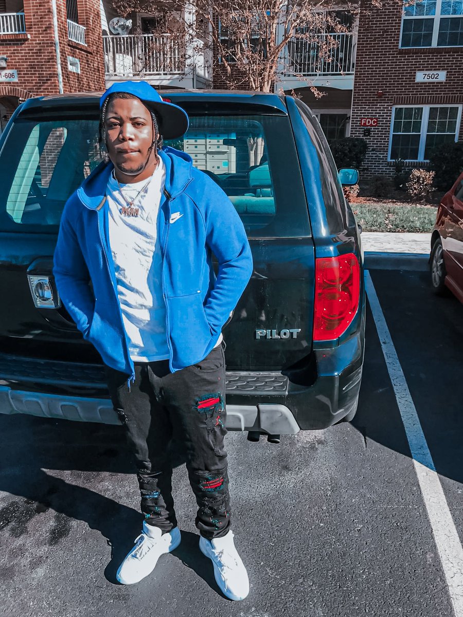 VMB_Youngin's tweet photo. Live In The Moment I'm Just Tryna Own It💰💙
#explorepage✨ #explorepageready #rapper #upcomingartist #upcomingrapper #grind #explorepagenotice #mrputiton
#drip #comeup #nextup #newave #trending #virginiaartists #virginiarapper #tunein #youngin #newartist https://t.co/PxSvkLoEmE