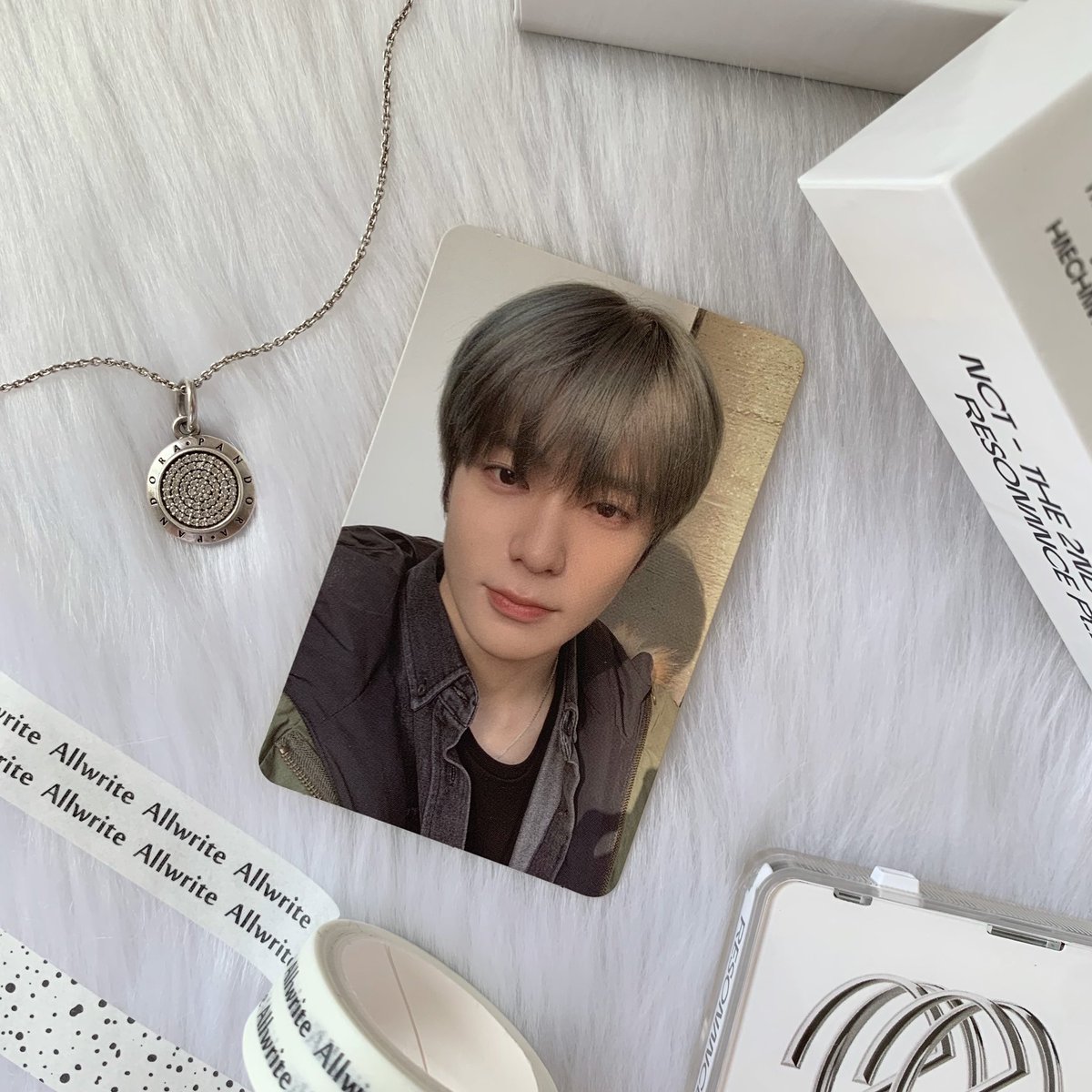 wtsumin's tweet photo. ⌇today’s mail ☻ *◞

received the cutest jaehyun photocard to ever exist, thank you @sieuminz for bringing them home to me !

✱ with love,
    #vitasumin. https://t.co/SXLcmDa1Gu