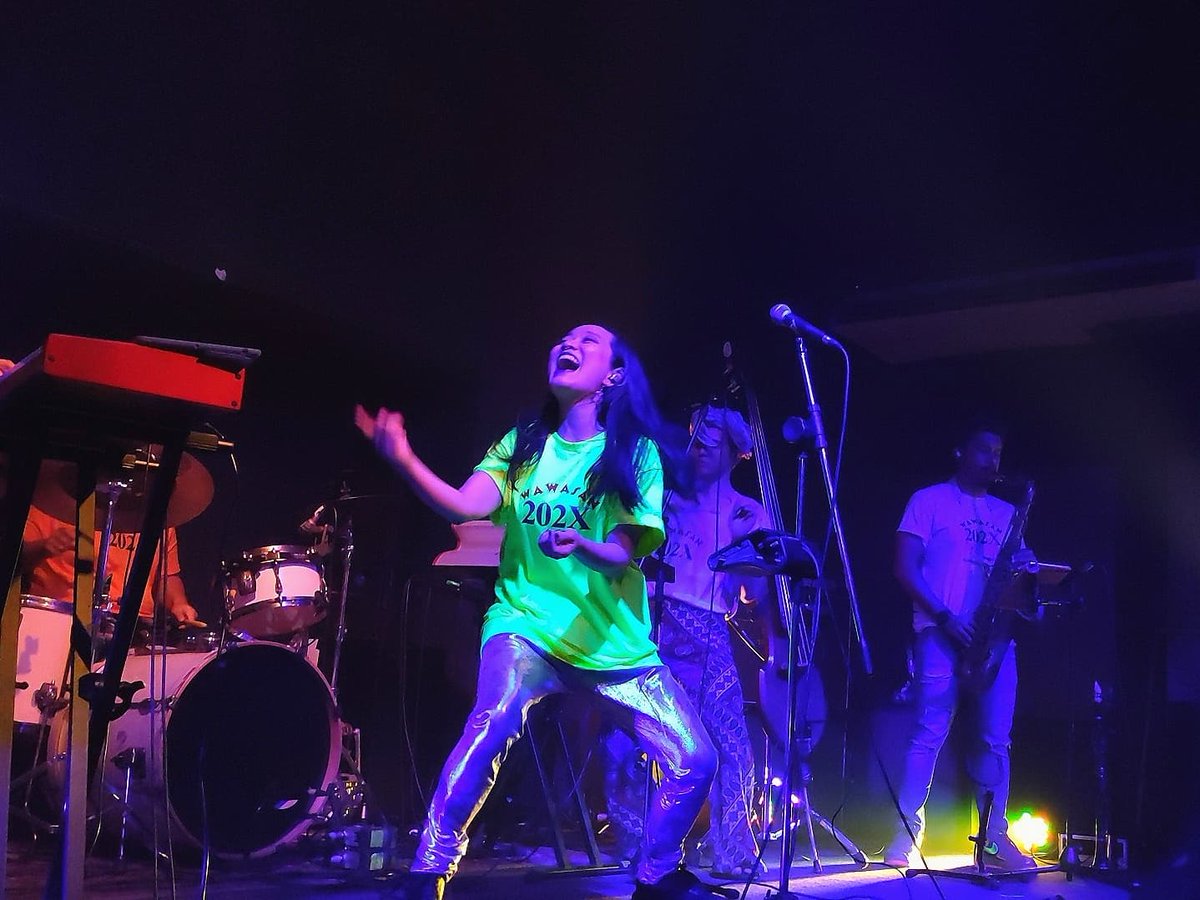 wearefazz's tweet photo. Yes! This sums up our live performance @livefact last week!
The energy was 🔥🔥🔥 refreshing and unstoppable.
Thank you for coming to our show and look forward to more live shows!
#wearefazz
#hailreturn
#livefact
#kitajagakita
Thanks for these photos @swit_marie1 ♥️ https://t.co/3zleqnjLEa