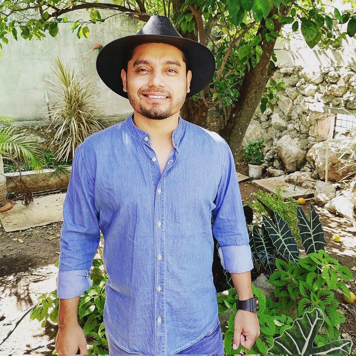 CoHeJo's tweet photo. #NuevaFotoDePerfil https://t.co/HLLgCvR1vC