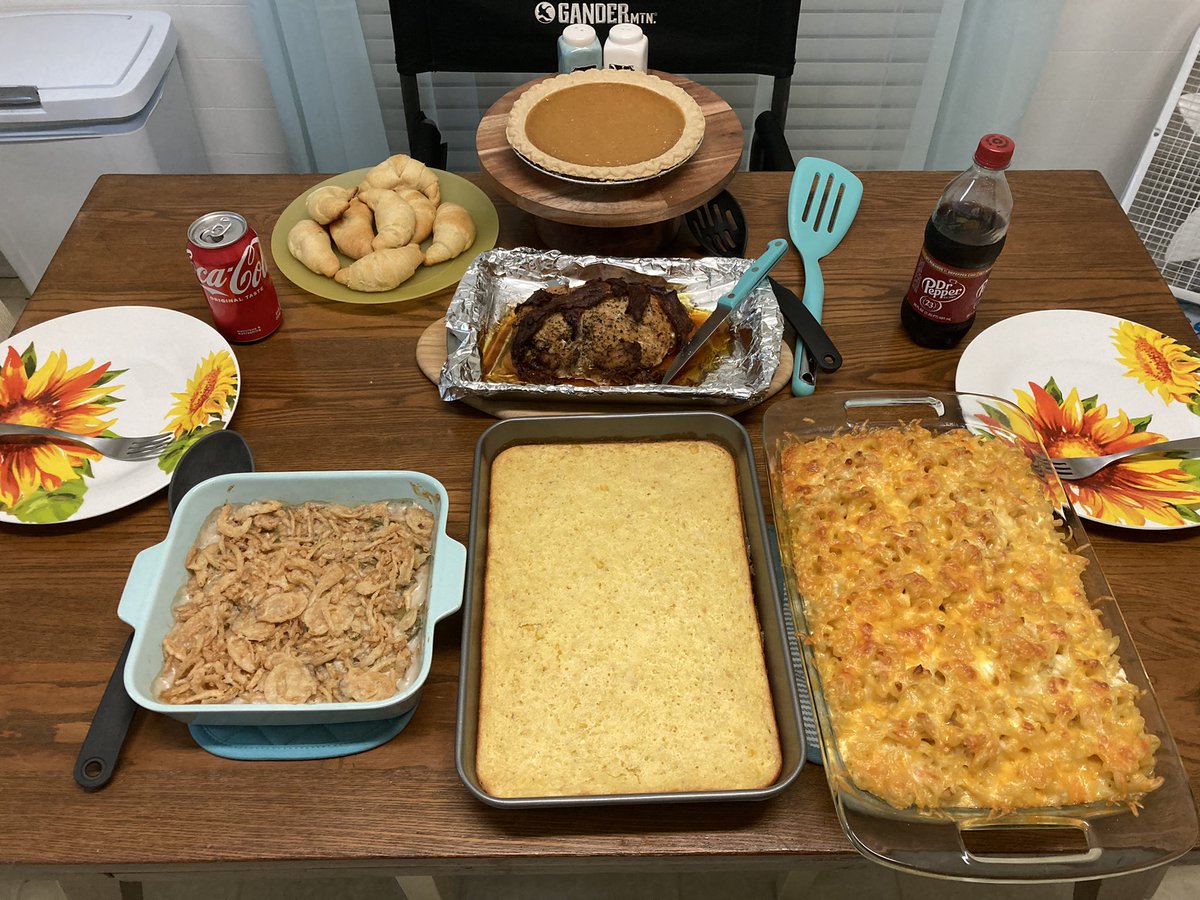 CoachTHundley's tweet photo. #HappyThanksgiving from the Hundley’s 

#BaconWrappedTurkey 
#BeansGreensPotatoesTomatoes https://t.co/T3KbusxYYz