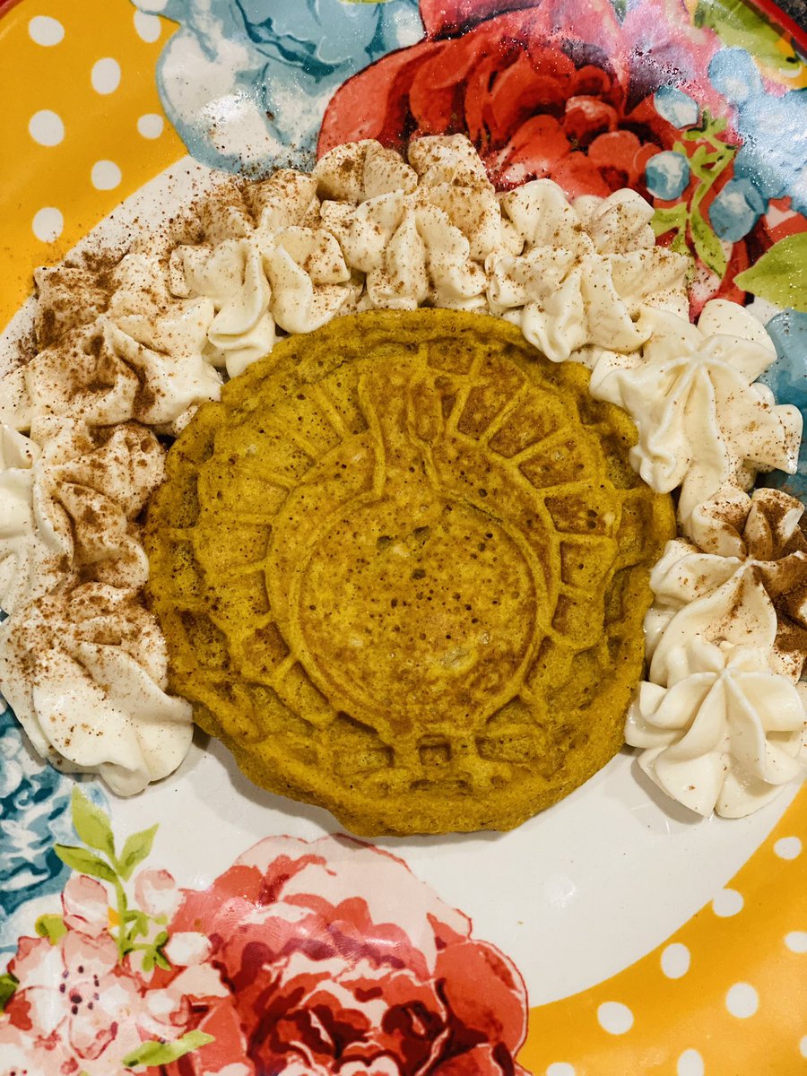 msvopaljones's tweet photo. What better way to say Happy Thanksgiving than with Turkey shaped pumpkin waffles and  homemade whipped cream. https://t.co/mewGgDsfUK