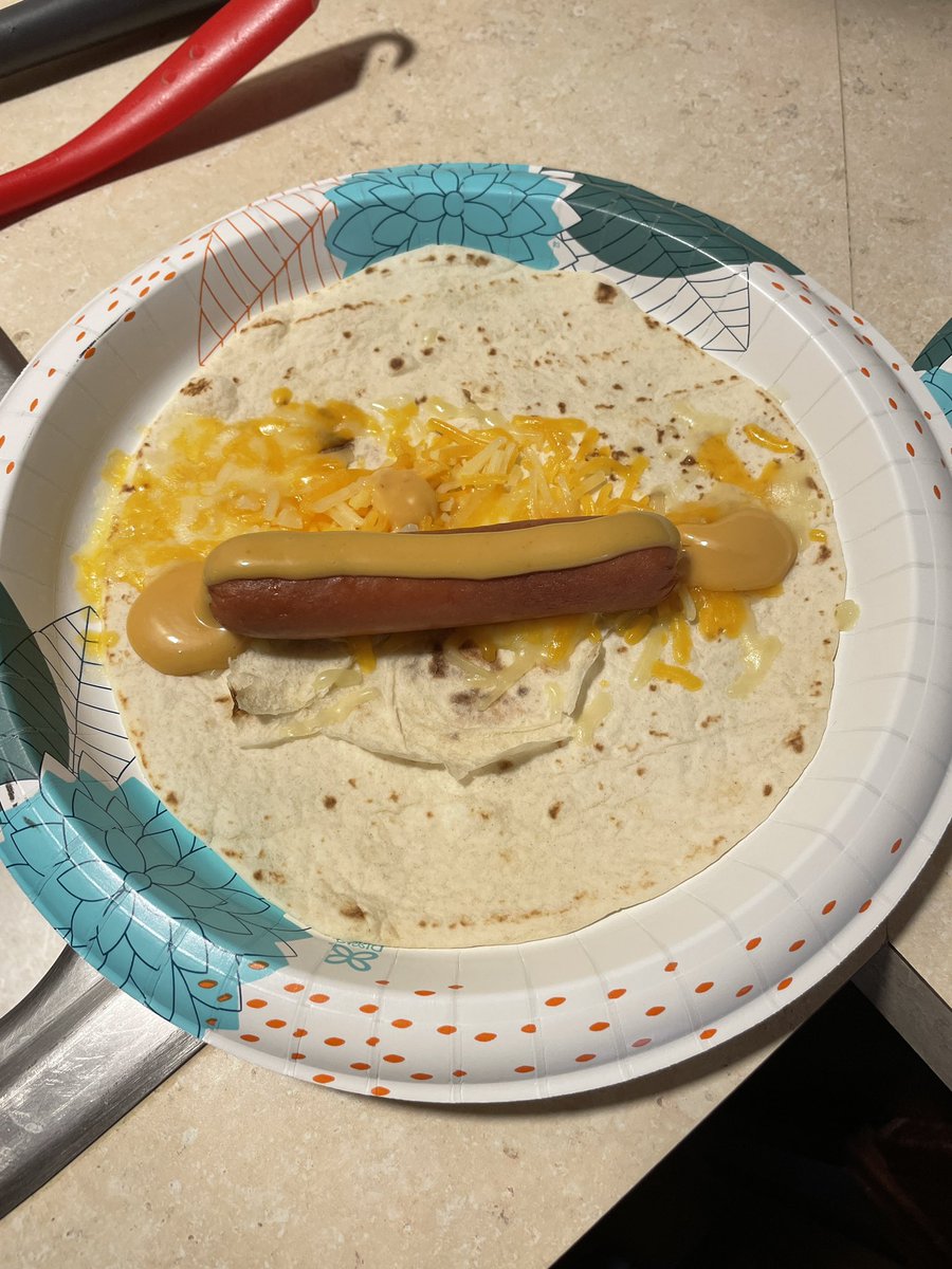 kubleystanrick's tweet photo. thanksgiving meal was #BUSSIN https://t.co/xaMzb9qSxh