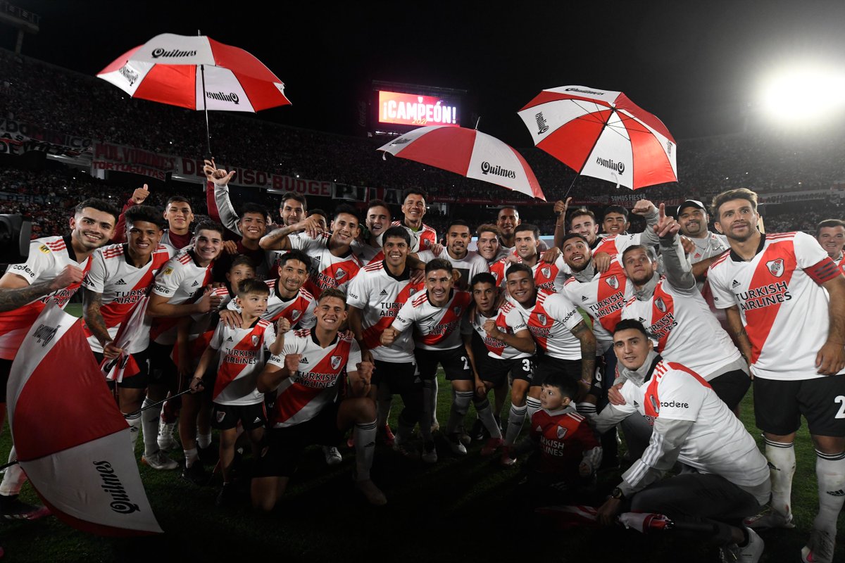 RiverPlate's tweet photo. 🏆 Como manda la historia. #RiverCampeón3G 🔝 https://t.co/SnlVd3Oh2R