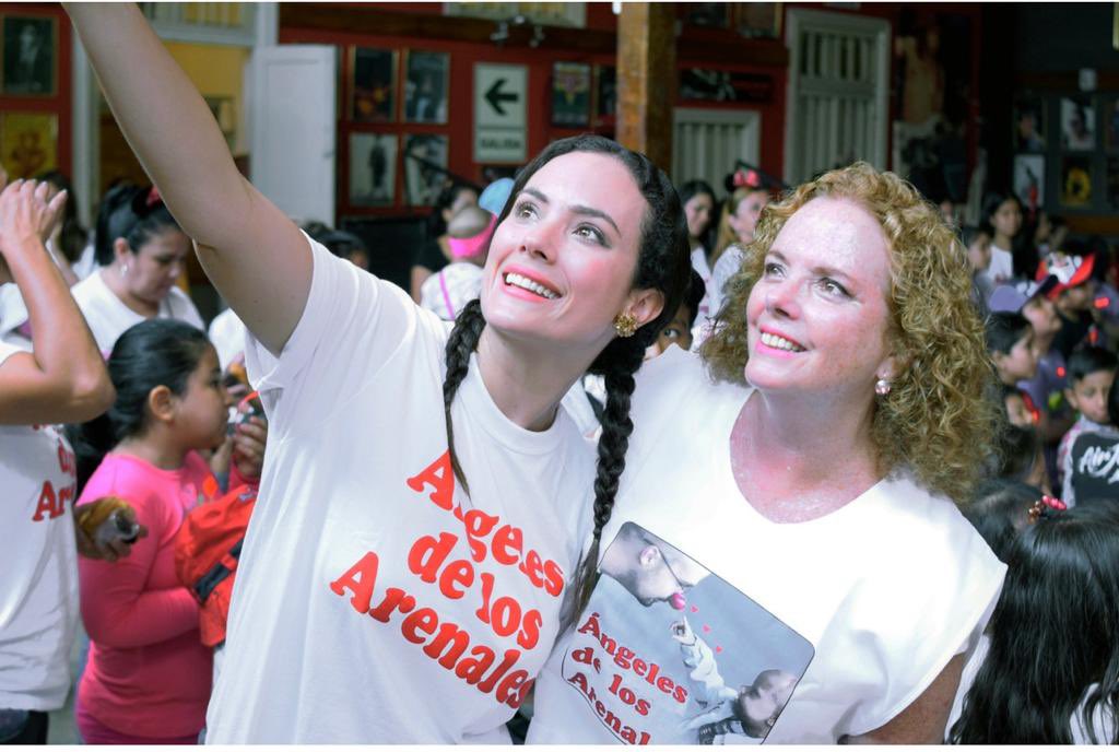 materesadulanto's tweet image. Siiiii!!!!! Mi hija amada, muy orgullosa de ella @Connie_Chaparro ❤️🎄🧚‍♀️🎁👏