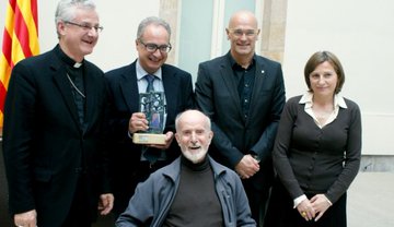ICIPeace's tweet photo. 🏆El #PremiICIP arriba enguany a l'11ena edició. Des de la creació, s'han guardonat persones i institucions de Catalunya i d'arreu 👇
Des de l'estimat #Arcadi, passant pel general Jovan Divjak, les Mares de Soacha, l'activista @LusengeJ o el pare #Botam https://t.co/KOkdUQeGMR https://t.co/p49ju7nL3z