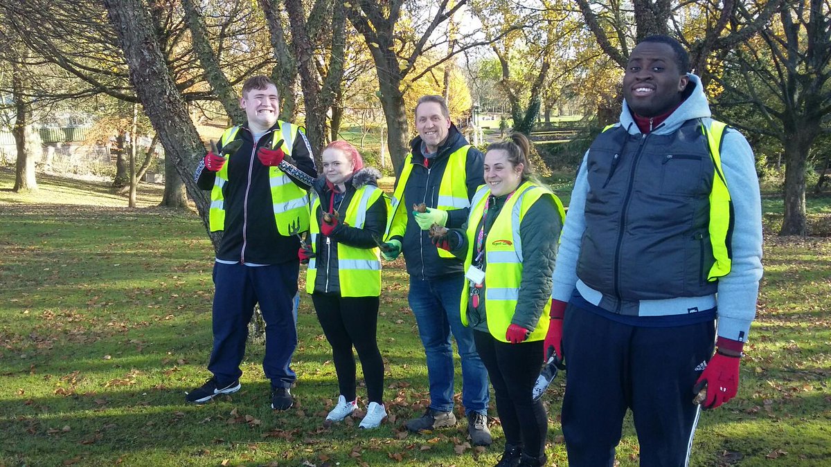 Well done to Regents College students who planted Daffodils in the park yesterday.  #HLFsupported