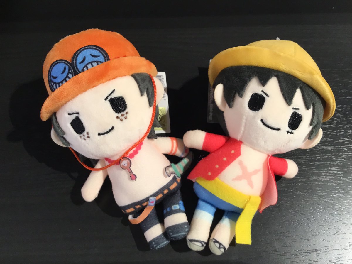 再入荷】 ぷちふわぬいぐるみ ルフィ／ゾロ／エース／ロー 各1,320円