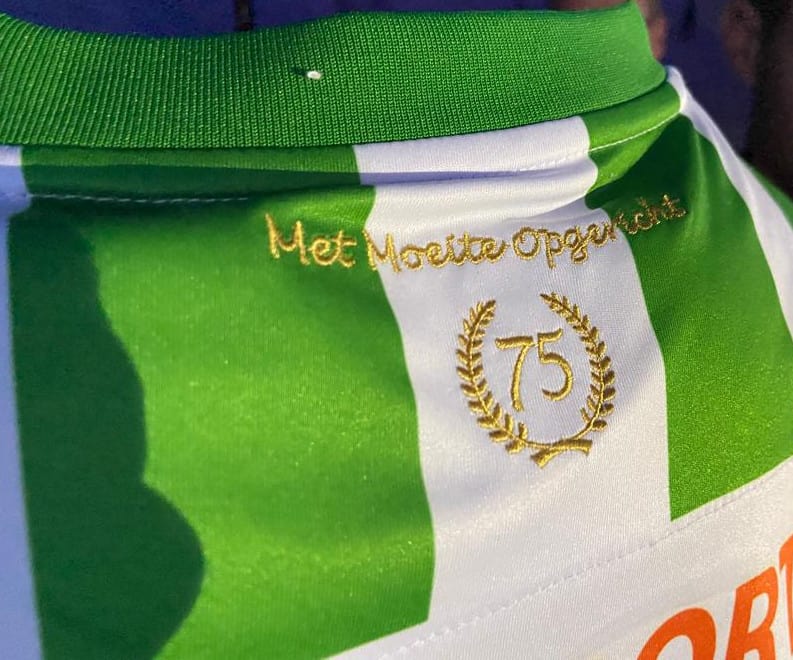 🎉 | Een mooie terugblik op onze jubileummiddag, waarin het boek van Frans Witteman en het nieuwe tenue gepresenteerd werden 👇
leidenamateurvoetbal.nl/2021/zaterdag/…