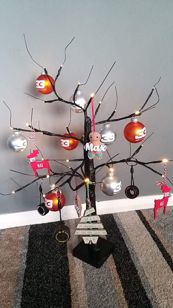 Ronnie's <a href="/Max33Verstappen/">Max Verstappen</a> <a href="/redbullracing/">Oracle Red Bull Racing</a> <a href="/HondaRacingF1/">Honda Racing F1</a> Christmas tree 🧡🧡🧡 #33 #supermax #F1