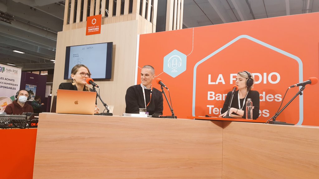 juliet_dangelo's tweet image. En direct #radio @BanqueDesTerr ce matin pour le J3 @educatectice sur la #edtechforgood 1 démarche ambitieuse que nous explique @NicolasTurcat avec en intro le regard 👏acéré de @anne_monneret @EdtechFrance sur le marché  #edtech 🇫🇷 venez nous voir ! ☕🥐