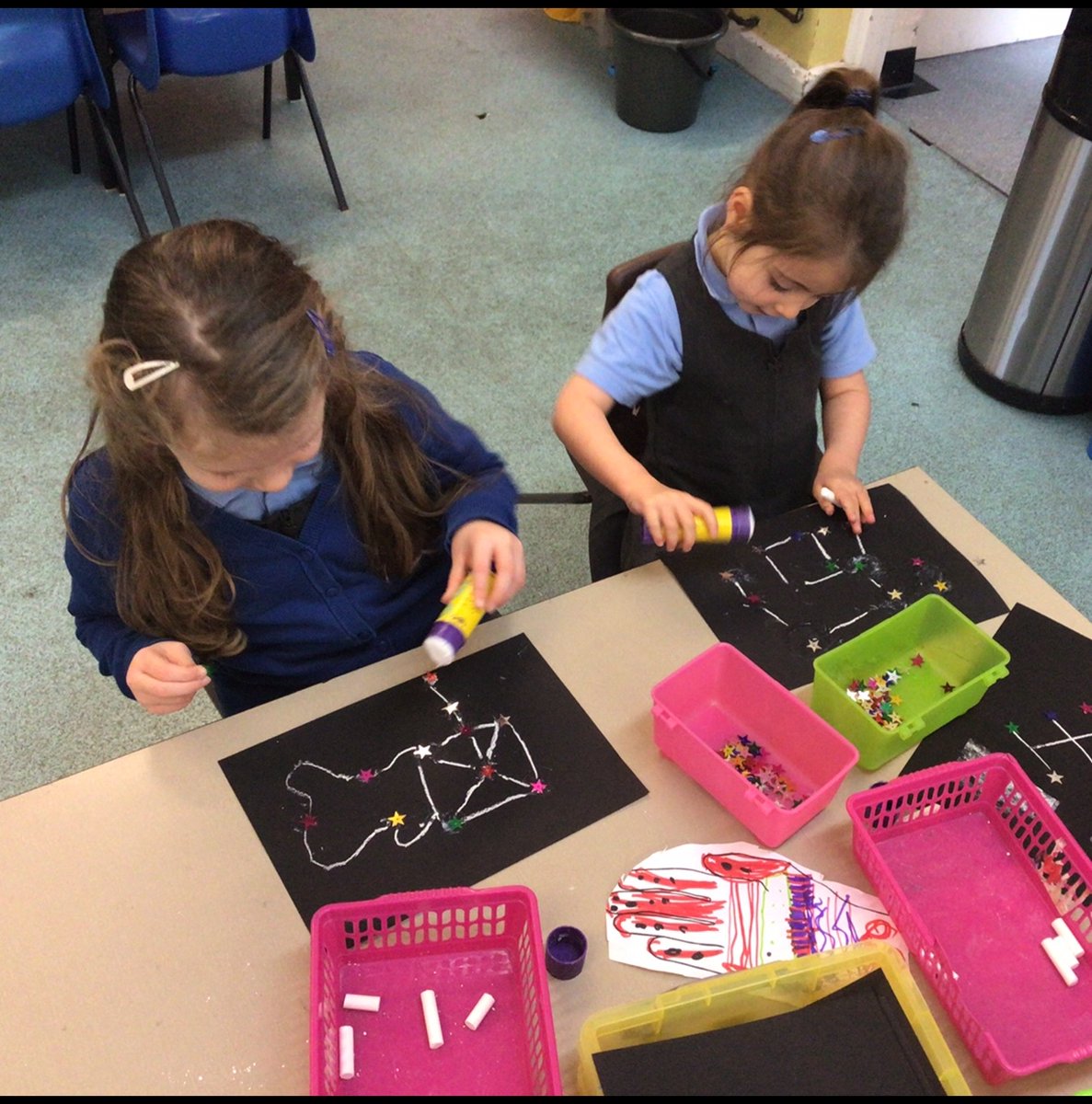 BlueClassBEFS's tweet photo. We are enjoying our topic all about Space! 🚀 We have been sharing and learning lots of interesting space facts, as well as working together to try lots of new  challenges! 🌟 https://t.co/OjqPfsooS2