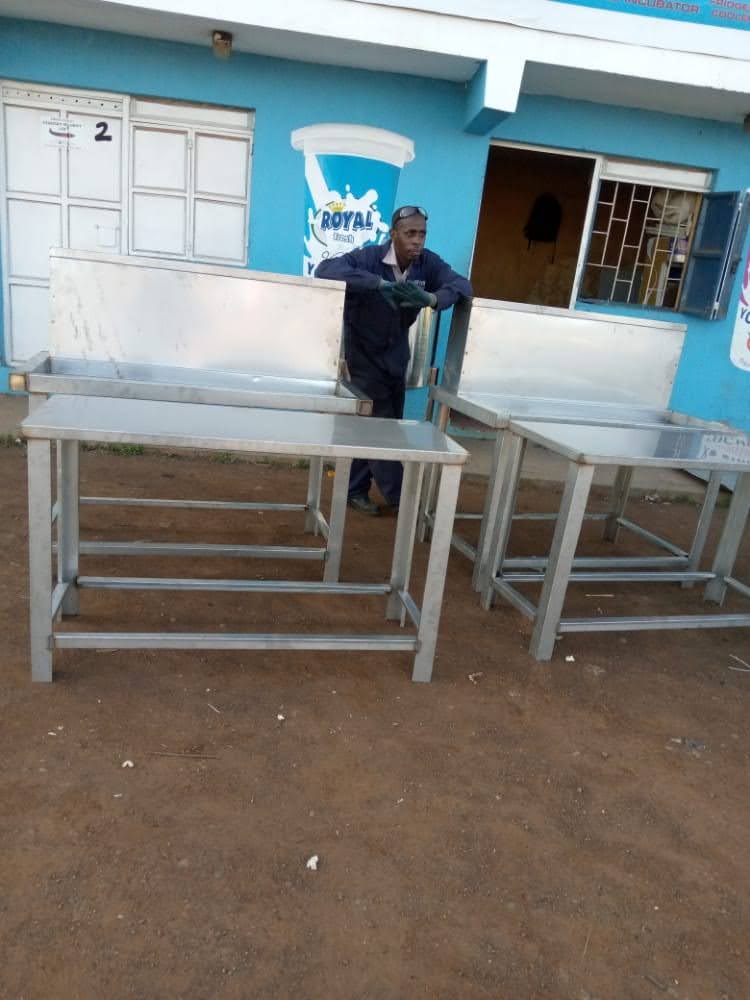 newfarmfab's tweet photo. 4Ft * 2Ft Working Tops made of Stainless Steel.
Price =Ksh14000/=

We make working tops, trolleys and kitchen appliances at an affordable price.
Call 0725866476 today for orders. #Ngirici #BetterTogether #Georgekinoti #APotatoForBaba #Kalonzo #ObadoLandHeist #Ericomondi #Waiguru https://t.co/roNocVolfw