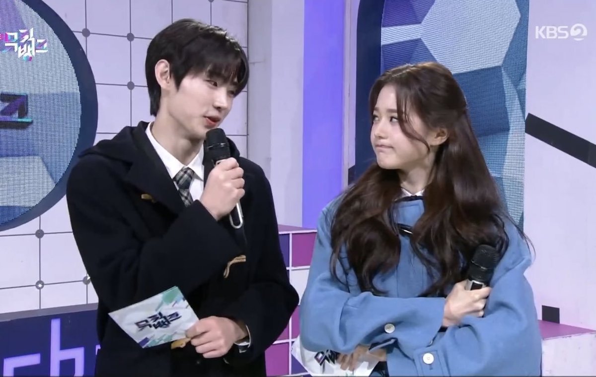 yyujinationn's tweet photo. sulking wonyoung and sunghoon are the cutest 🥺 https://t.co/tu5mrQ8QFg