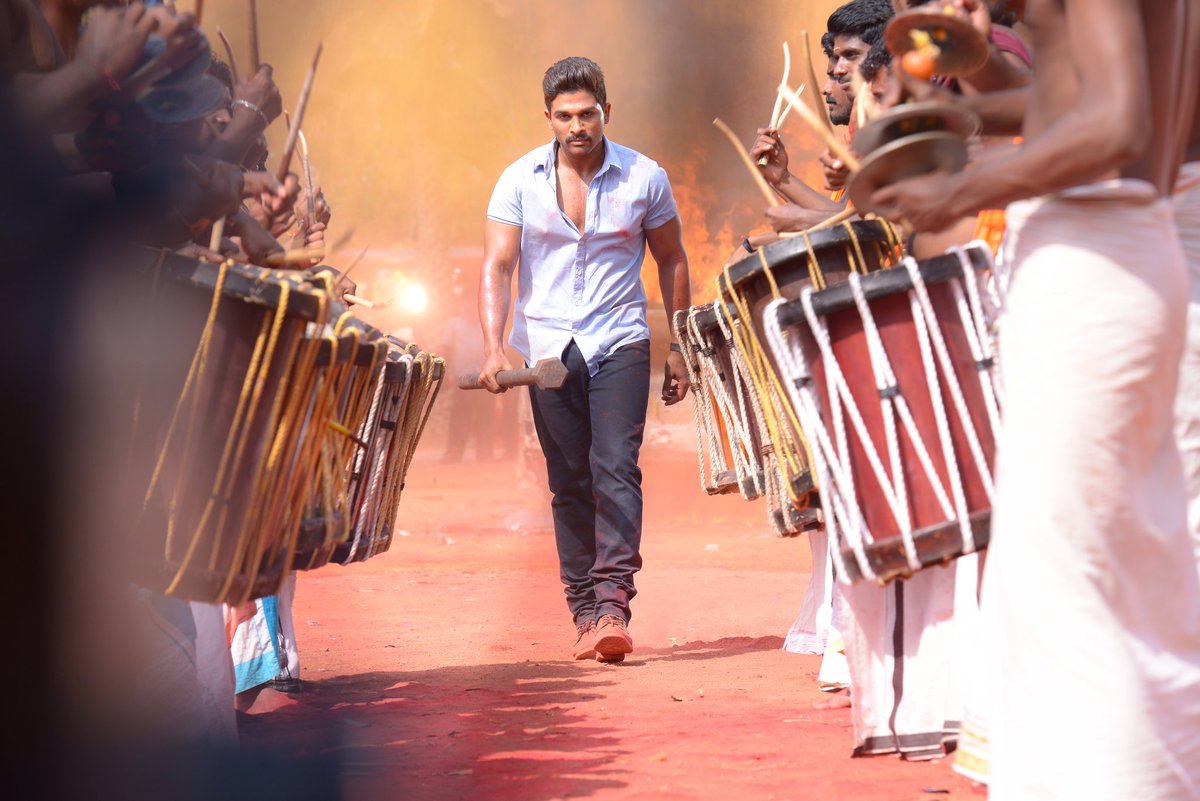 AlluArjun_HD's tweet photo. Quote Your Favorite Pic Of 
@alluarjun 💫

 #PushpaTheRiseOnDec17th

Mine : https://t.co/5qBLx9CX7X