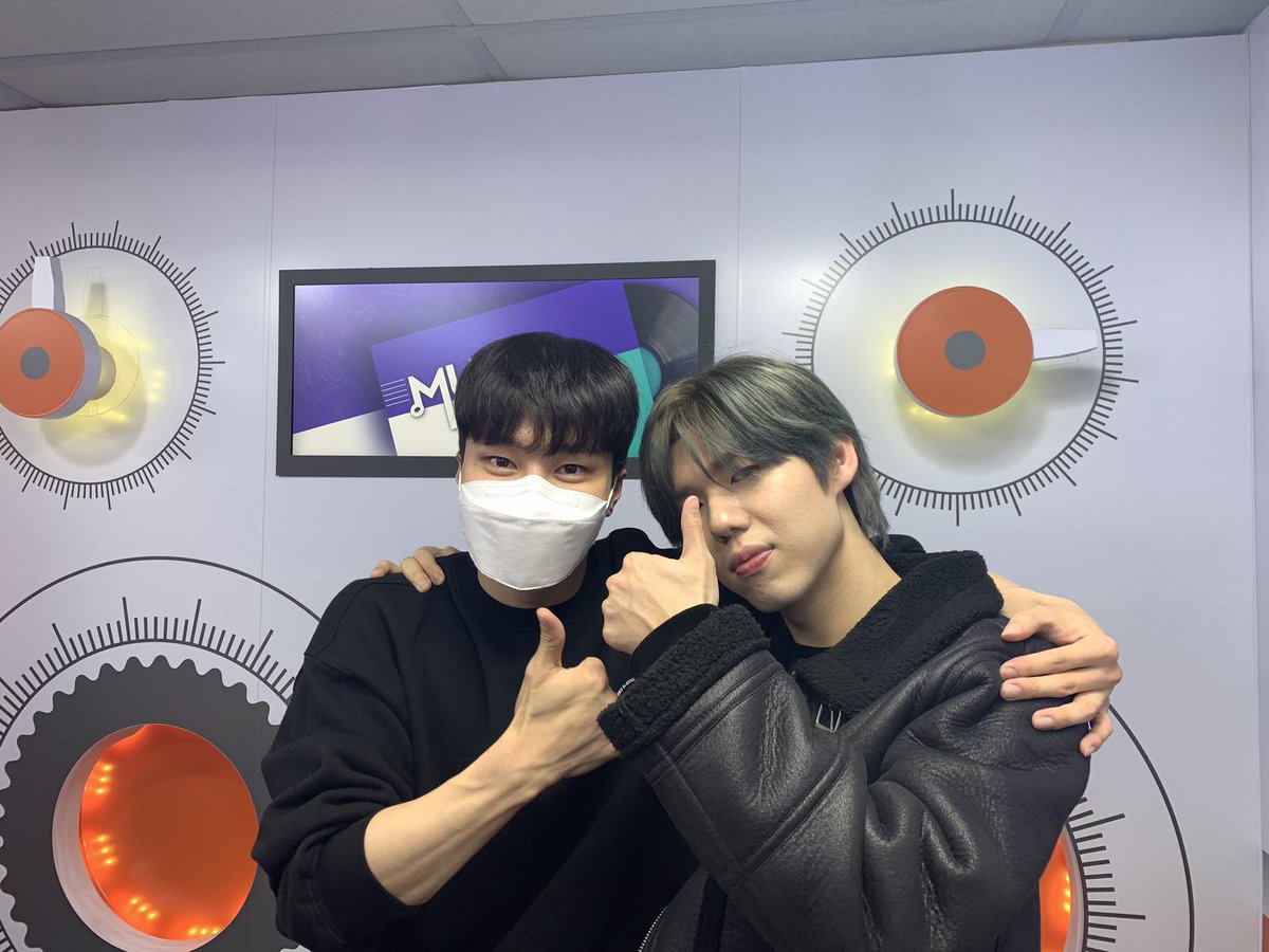 musicaccess0304's tweet photo. #MUSICACCESS
#VIP_ACCESS with #Ga_Ho๐ฅ
โจ์ค๋์ VIP #๊ฐํธ โจ
Replay V LIVE
โถ๏ธ https://t.co/xyIaV9x8mE
#musicaccess #arirangradio
#๋ฎค์ง์์ธ์ค #์๋ฆฌ๋๋ผ๋์ค
#bigflo #๋น
ํ๋ก #LEX #๋ ์ค
#Kpop #์ผ์ดํ #์์ด๋ #idol
#music #radio #๋ผ๋์ค #๋ณด์ด๋๋ผ๋์ค https://t.co/U8QcETusjS