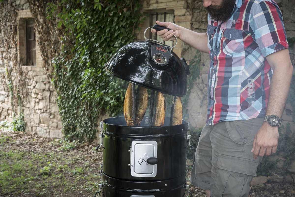 FornettoOven's tweet photo. In 2021, we expanded the #Fornetto brand to include two ranges of gas #BBQs and an exciting new range of #kamados. You can find out more about the brand, including its unique product features and innovations here: https://t.co/TnmX0gDXu2 
#Mastertheflame https://t.co/Cx2yXoB7il