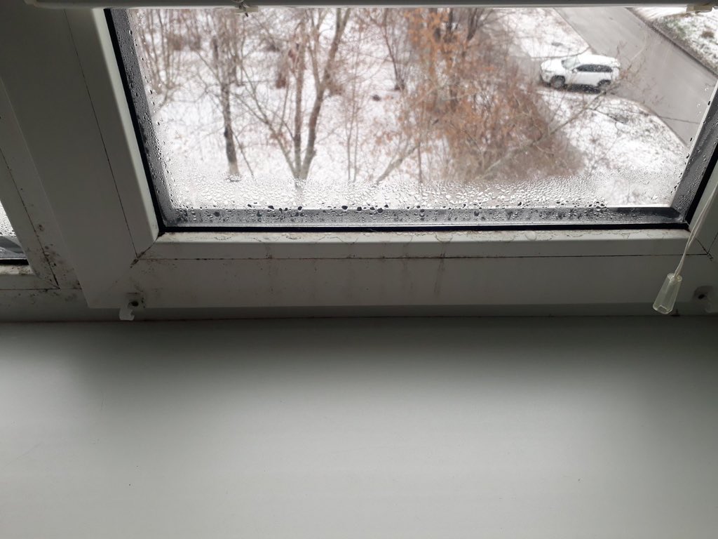 MalyshevaT's tweet photo. Здравствуйте, по адресу Сызрань Астраханская 33, кв 13 после пуска отопления трубы еле тёплые, обратка холодная. Обращались в жэу и тплюс, обратной связи не было. В квартире холодно, от влажности пошёл грибок. Контакт для связи 89277800439 Елена @SamMobilePriem https://t.co/UKDJnTGNBd