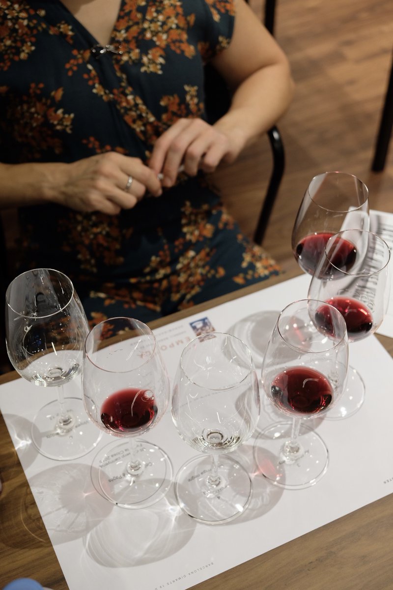 riedel_spain's tweet photo. ¿Copas medio llenas o medio vacías?
¡Medio vacías para poder volverlas a llenar!😇
#euroselecciowinetools #clubwito #wito #winetools #winetoolcenter #euroseleccio #riedel #eurocave #coravin #glasskey #tasting #winelover #winetasting #instawine #winetime #goodvibes #degustazione https://t.co/j2QdarMTvn