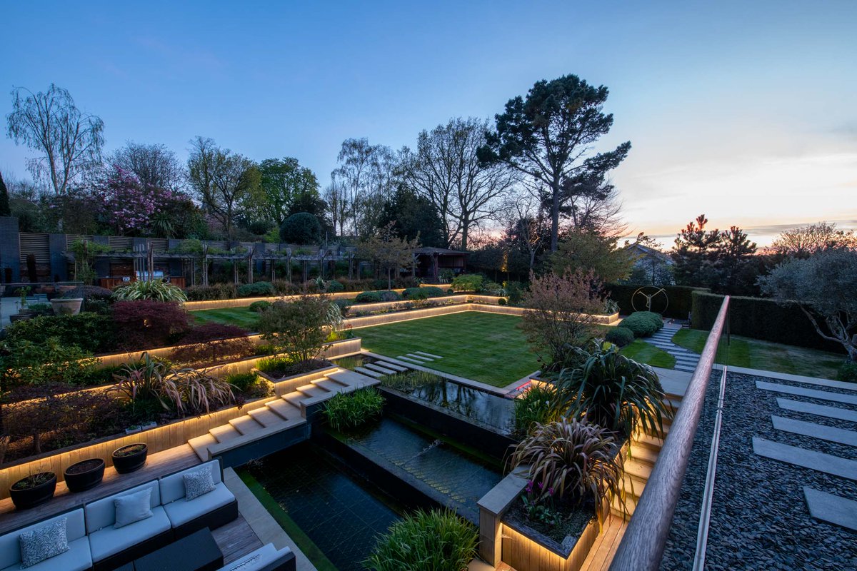 BowlesWyer's tweet photo. Just one week to go until the BALI Awards ceremony! We've won an award for Grounds Maintenance for this large city garden, as well as two domestic garden construction awards.

#BALIAwards2021 #garden #gardenmaintenance #horticulture #gardencare #gardening

Photo @paulupward1 https://t.co/HilRh66Rqe