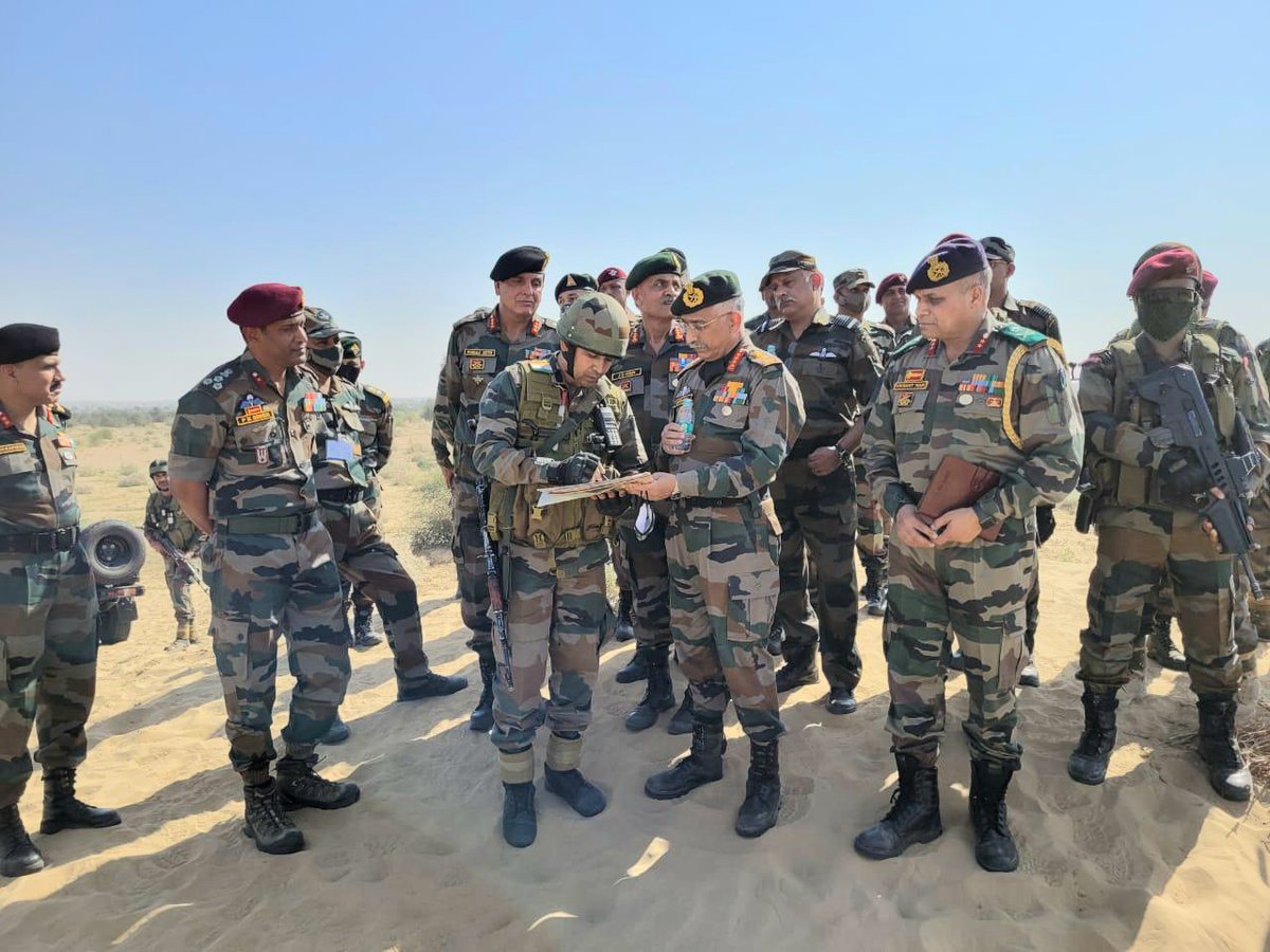 adgpi's tweet photo. General MM Naravane #COAS witnessed the Airborne Exercise conducted as part of Multi Domain Operations #MDO during #ExDakshinShakti. #COAS interacted with troops at the drop zone &amp; complimented them for astute professionalism &amp; battle readiness.

#IndianArmy
#StrongAndCapable https://t.co/aqBgkm2W1V