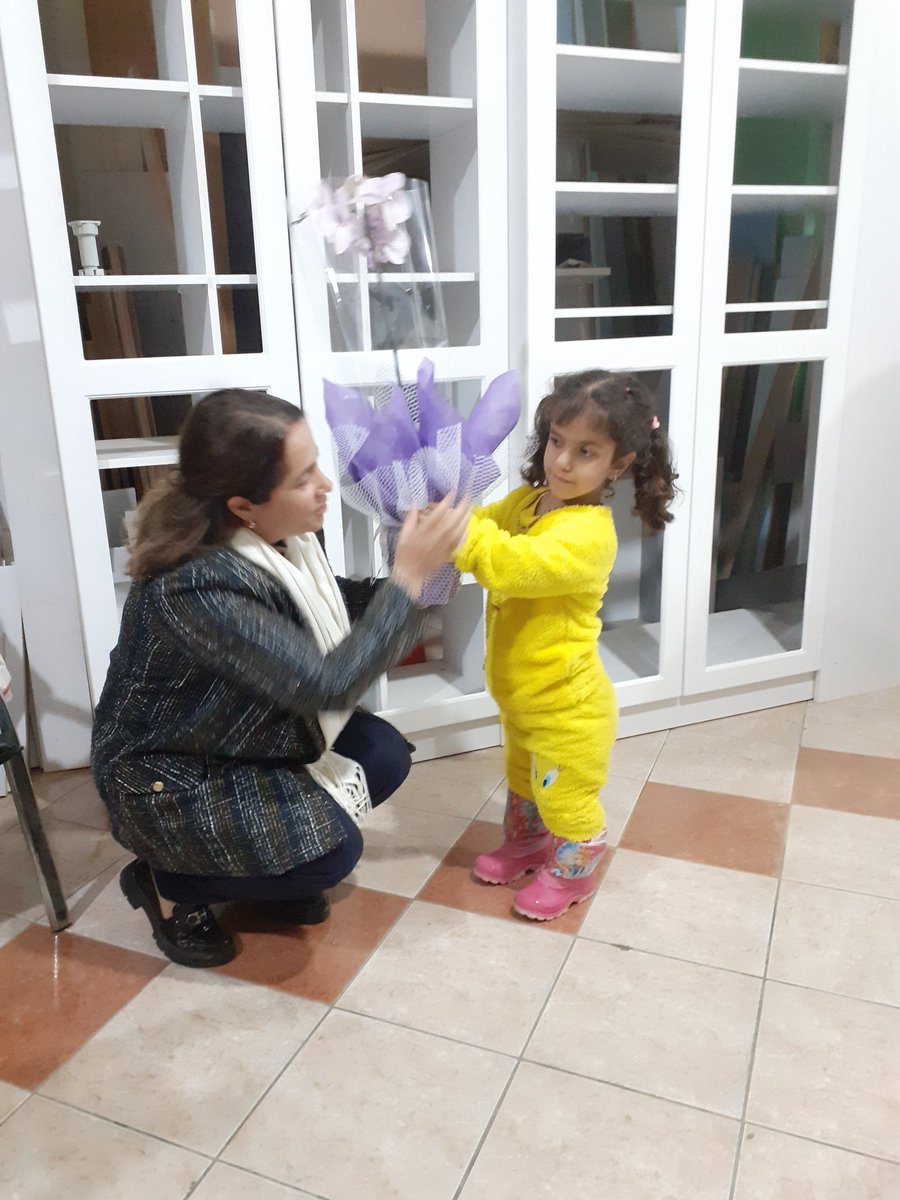 Küçükcekmece Ak parti ilçe Sosyal politikalar Ekm birimi olarak 24 Kasım Öğretmenler gününde sahadaydık. Günlerini kutladk
<a href="/RTErdogan/">Recep Tayyip Erdoğan</a> 
<a href="/ackilic76/">Akif Çağatay Kılıç</a> 
<a href="/osmannnurika/">Osman Nuri Kabaktepe</a> 
<a href="/SayimMadak/">Dr. Sevim Sayım Madak 🇹🇷</a> 
<a href="/Nursenornekk/">Nurşen ÖRNEK 🇹🇷</a>
<a href="/AKIstanbulSPB/">AK Parti İstanbul Sosyal Politikalar 🇹🇷</a> 
<a href="/Akpartikucukce1/">Akpartikucukcekmecesosayalpolitikalar</a> 
<a href="/avrecepsencan/">Av. Recep Şencan</a> 
<a href="/AkKcekmece/">AK Parti Küçükçekmece</a> 
<a href="/Leyla80023525/">Leyla</a>