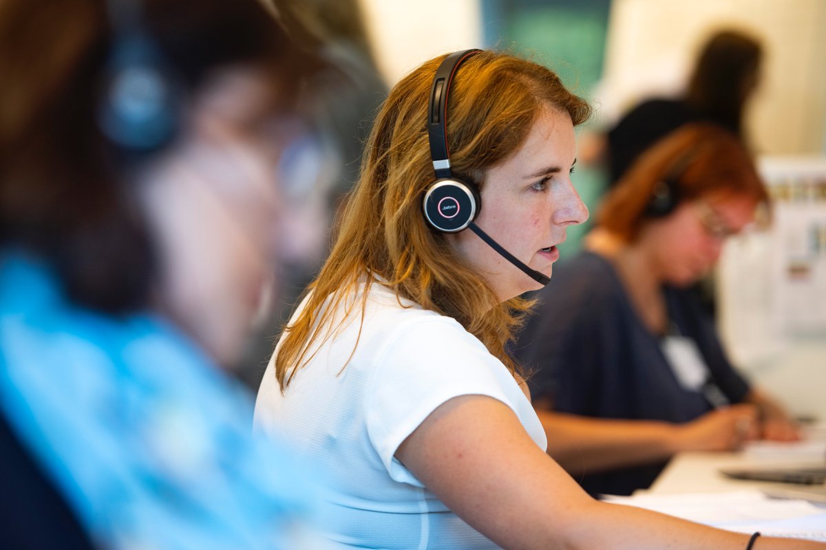 Het is druk op de telefoonlijn voor Vaccineren. Een afspraak maken voor de boosterprik kan ook online. Oudere familie, buren of vrienden kunnen hier soms wel wat hulp bij gebruiken. Ken je iemand uit 1939 of eerder? Help hen aan een afspraak via coronavaccinatie-afspraak.nl #extraprik
