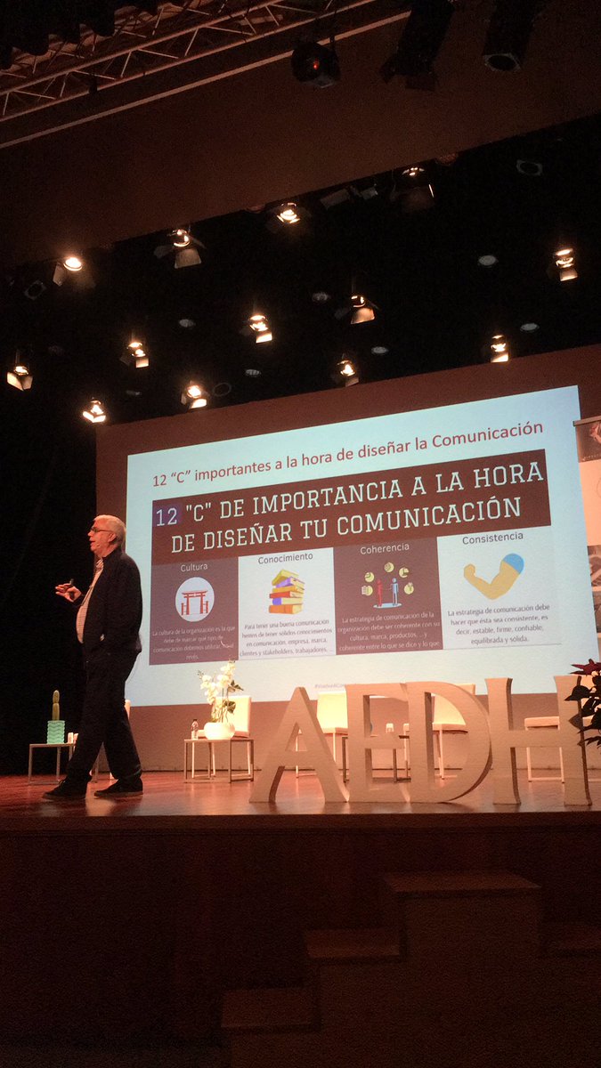 maximodq's tweet photo. Excelente ponencia de @alfredovela en el Congreso Nacional de Turismo y Social media. Gracias.
#AdelanteAEDH ! #Ibiza #Eivissa #SocialMedia https://t.co/Kiaio0wByT