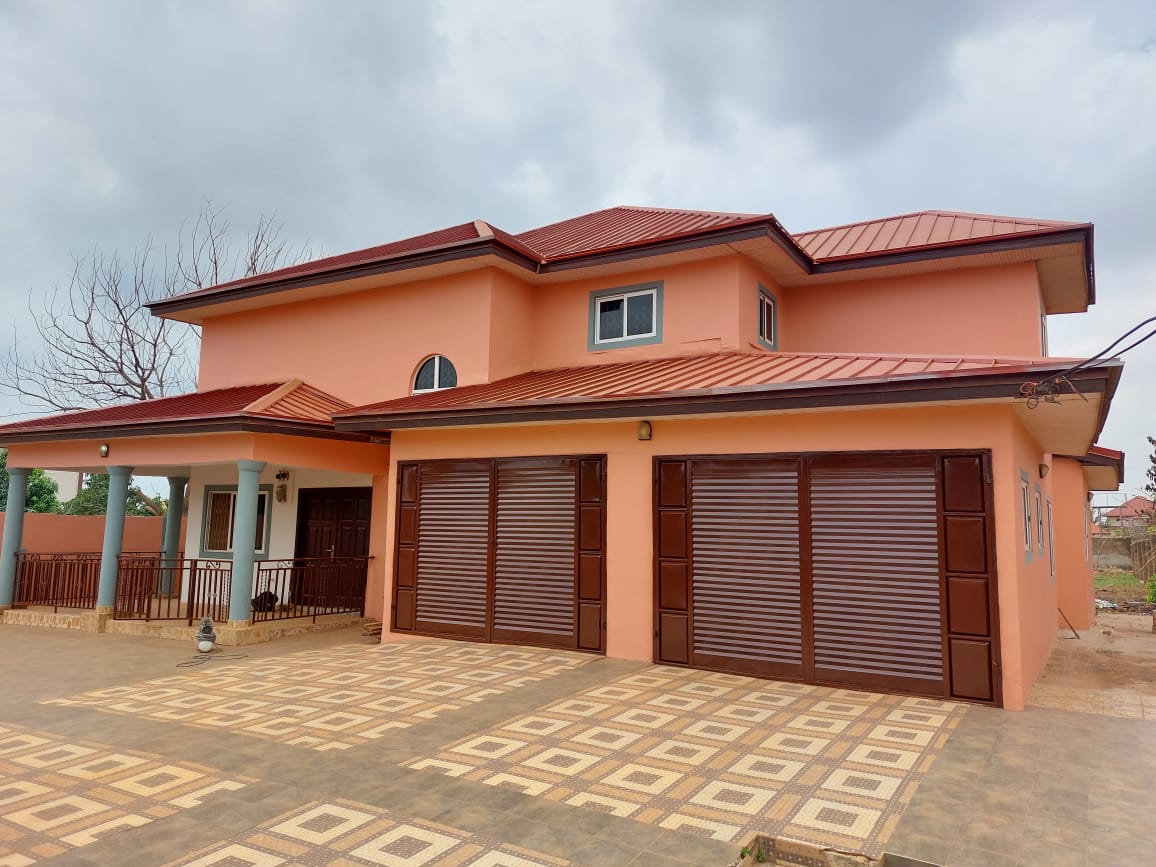 Properties7G's tweet photo. FOR RENT:  5-BEDROOM, 2-STOREY HOUSE AT AMRAHIA NEAR BARON DISTILLERIES @ 
GHC3000/MONTH 

Call  054 259 1712 or 0204305540 for viewing https://t.co/QR3KnxNBwp