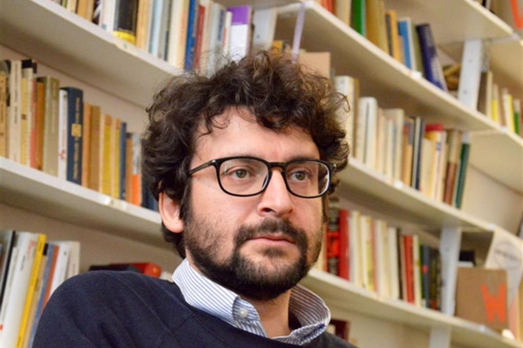 IarosOscar's tweet photo. Alessandro Leogrande, quattro anni oggi senza la sua passione, il suo acume e il sentimento del #Sud come frontiera mai barriera. Manchi. https://t.co/p9FkFMNBZ0