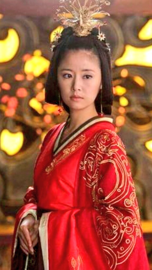 Akira 中国古装剧华丽 尤其是女演员 看多少遍都喜欢 剧中 家庭对父母 兄弟姐妹等的感情非常深厚 我的很多中国朋友都很珍惜家庭 一直很佩服 这部历史剧就是出发点 中国時代劇を観始めると週末の貯め録りがとても楽しみになります 皆様も